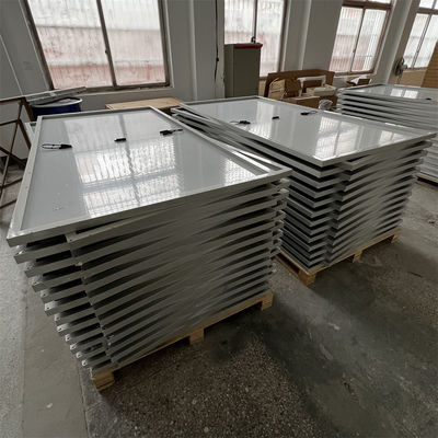 Certificato CE TUV pannelli solari da 450 Watt per 3 diodi MC 4 25 silicio monocristallino